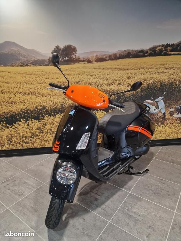 Vespa Gtv 300 0km VENTE PRIVEE (image 2)
