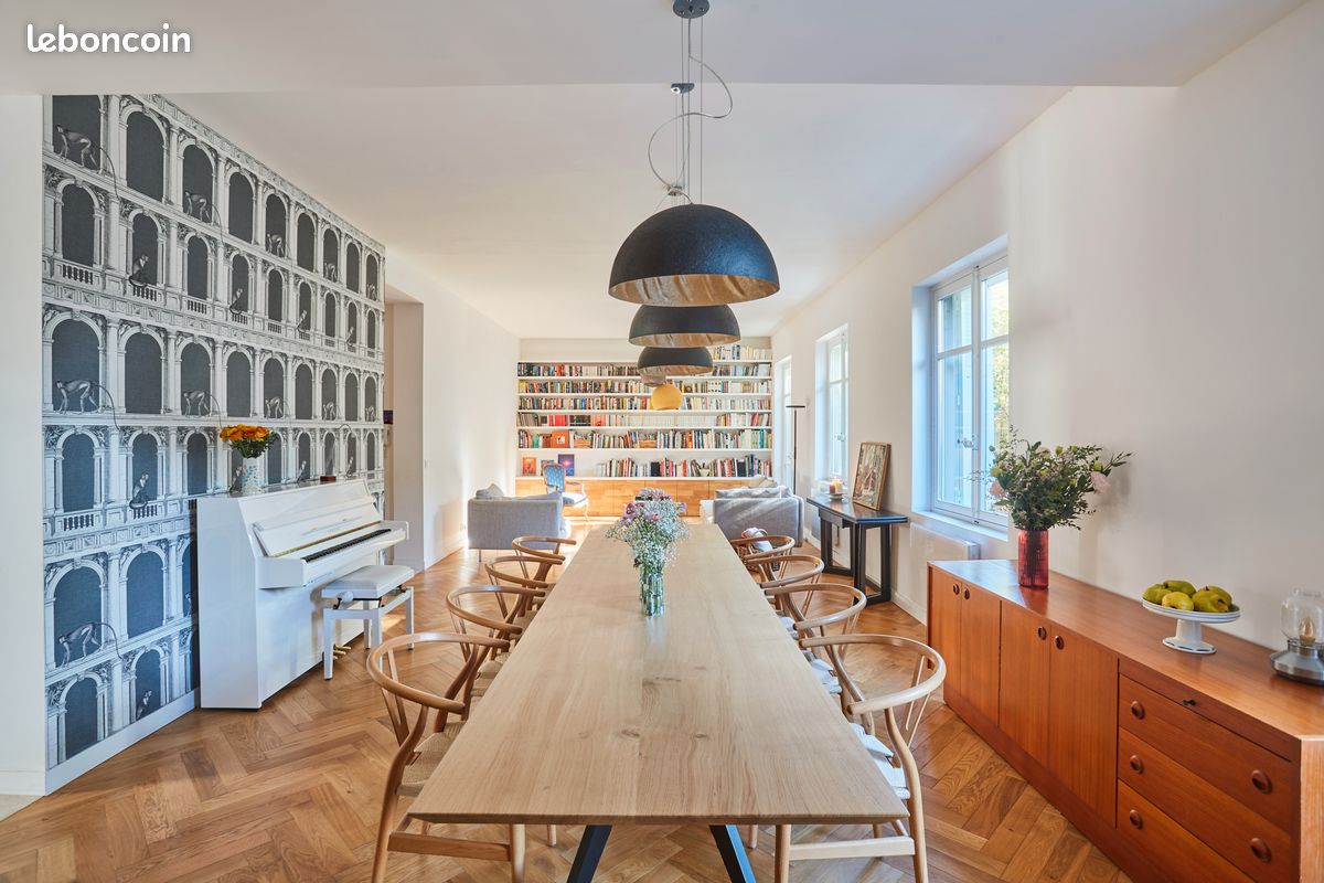 Aix centre-ville – Appartement familial T5 de 142 m² avec 2 parkings (dont 1 box), cave (image 2)