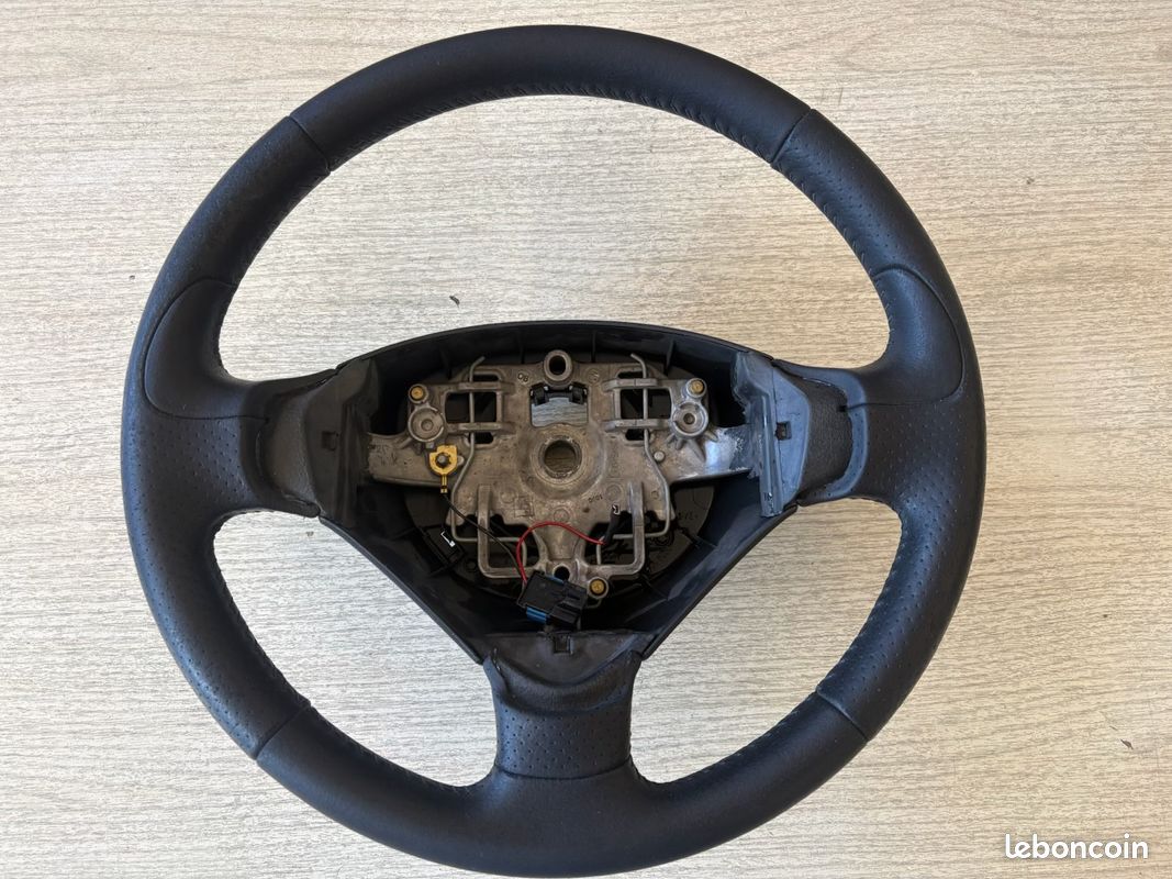 Volant peugeot 207 (image 1)