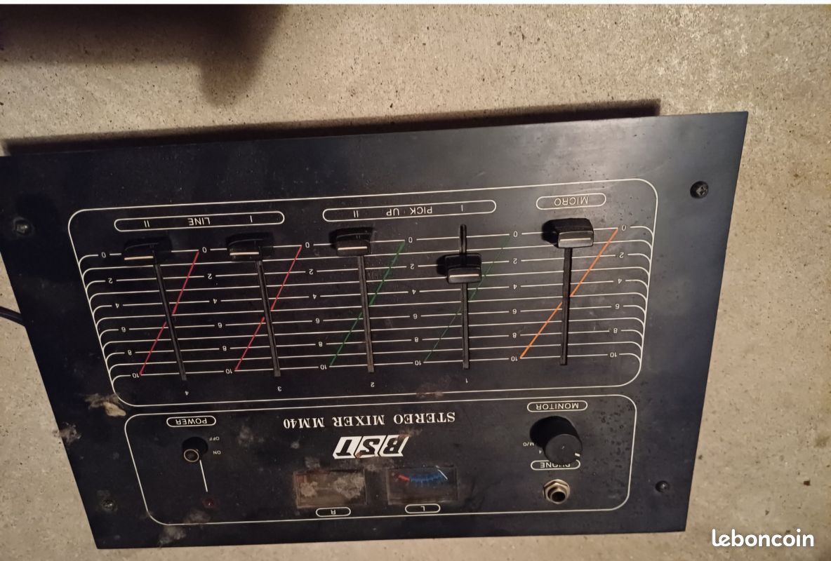Égaliseur Graphique PYRAMID SE808 ECHO 10 Bandes 200W - Pour Pièces (Non Testé)