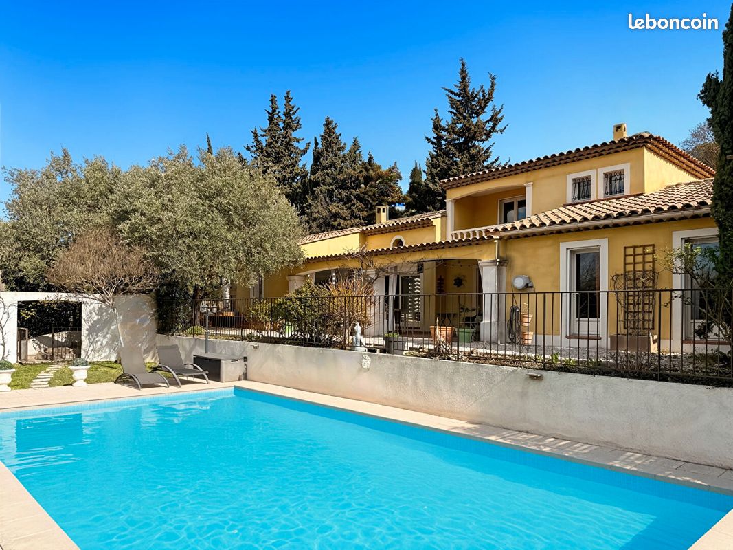 Maison 8 pièces 207 m² · à Bouc-Bel-Air · 207 m² · 749 000 €