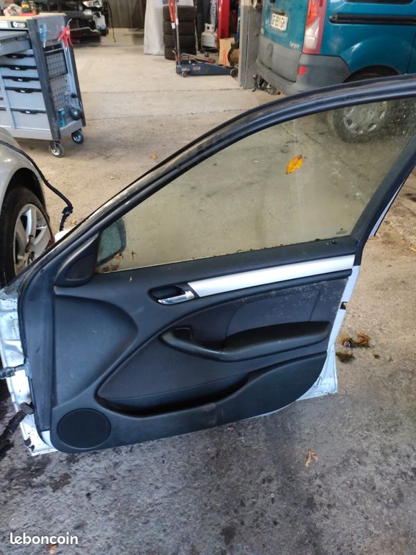 Porte avant droite bmw E46 (image 2)