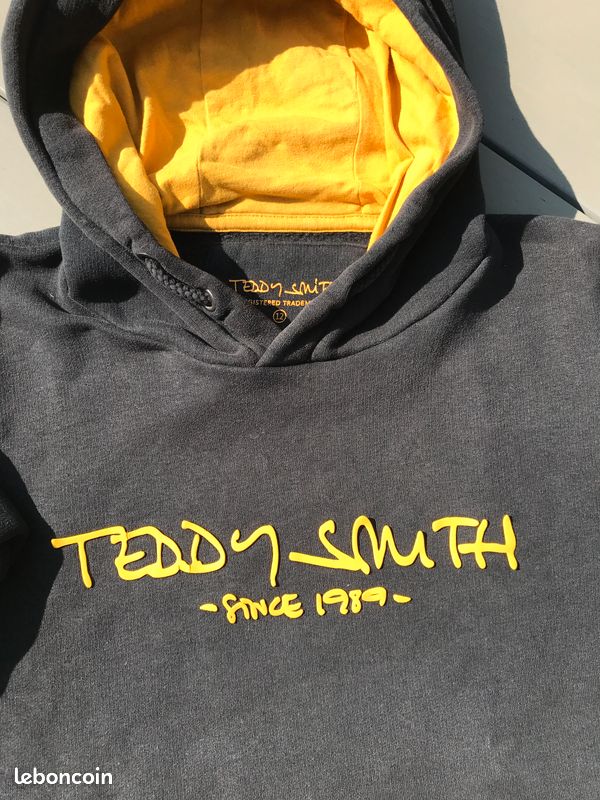 Vêtements Sweat Jaune Levis Hotel Kalinga Sweat Levis Jaune Femme