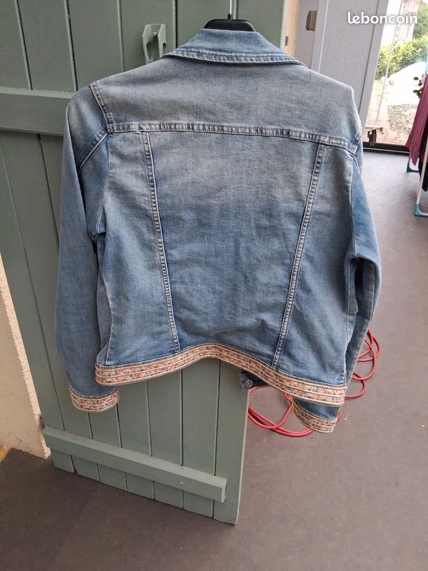 Veste femme très chic taille 38 onado très bon état Vêtements