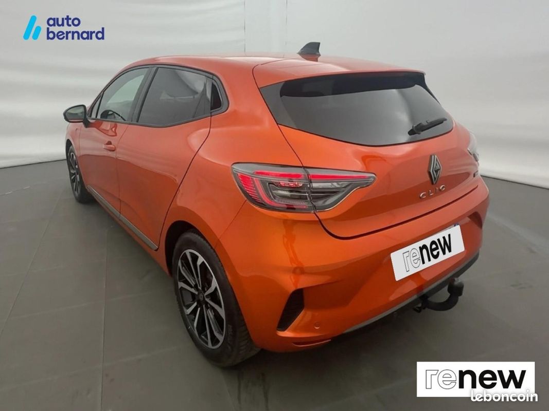 Renault Clio 1.6 E-Tech 145ch full hybrid Techno (image 7)
