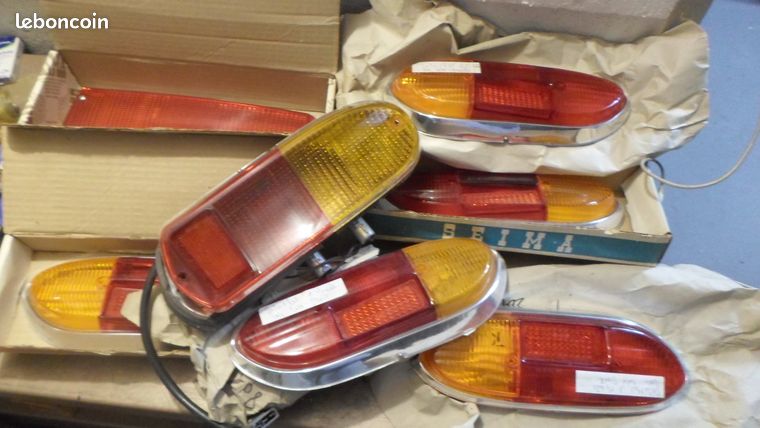 Platine Porte Lampe Arrière Gauche Pour Peugeot 204 (1966-1971) - SEIMA 622GE, Neuf
