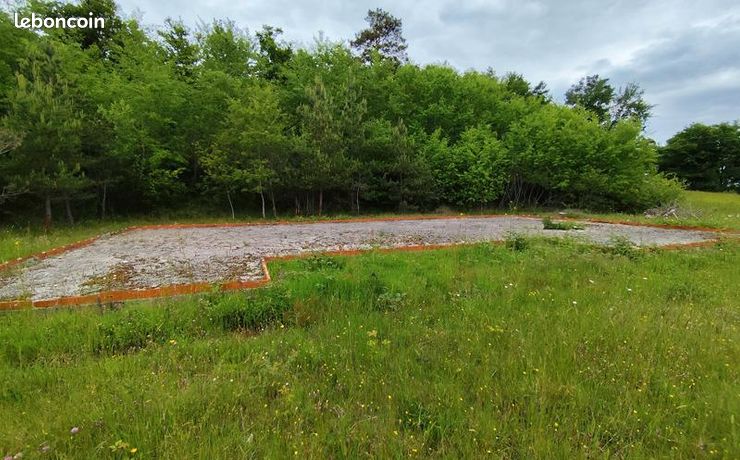 Terrain 7 440 m² Villac