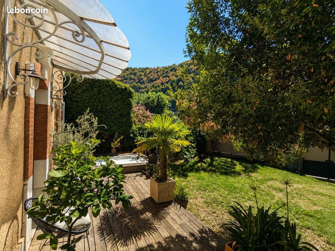 Maison 8 pièces 219 m² · à Cahors · 219 m² · 475 000 €