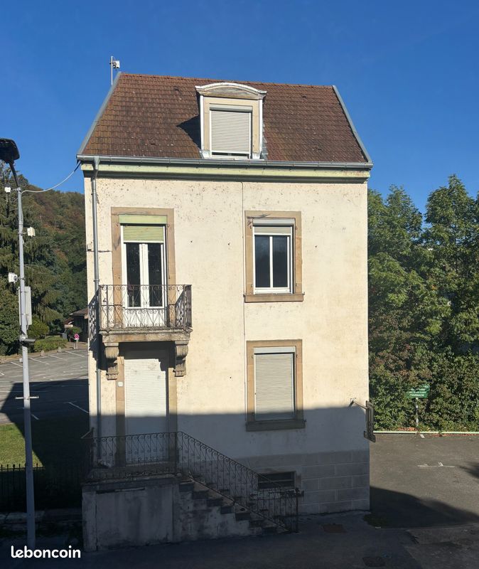 Maison 4 pièces 110 m² · à Sainte-Suzanne · 110 m² · 70 000 €