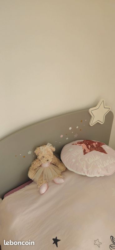 Chambre fille lit + table de chevet + armoire (image 3)
