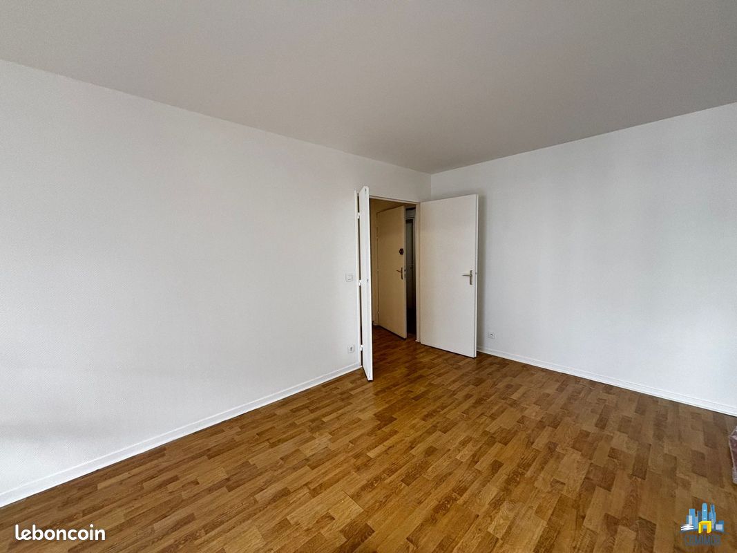 Appartement 1 pièce 32 m² · à Courbevoie · 32 m² · 990 €/mois