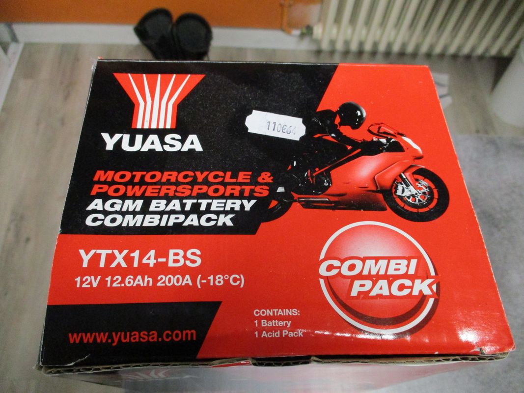 Batterie moto YUASA YTX14-BS 12V 12.6AH 200A