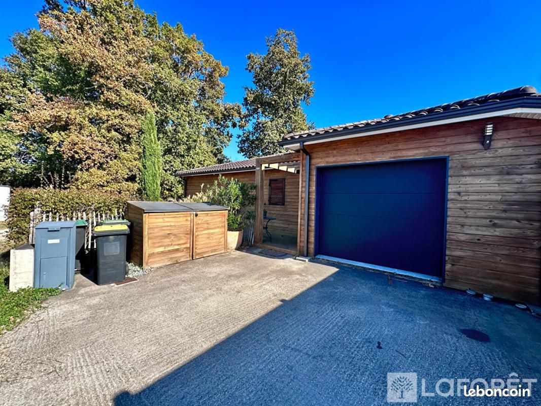 Maison 5 pièces 115 m² · à Saint-Jean-d'Illac · 115 m² · 1 690 €/mois