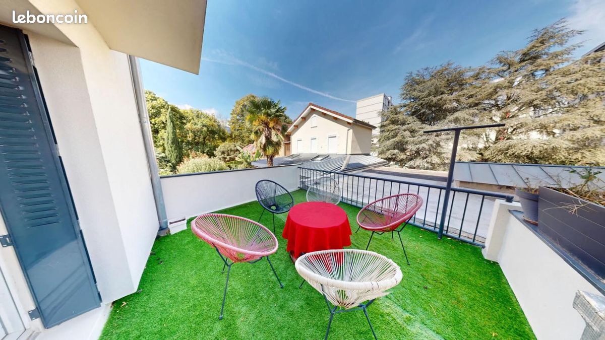 Appartement 3 pièces 61 m² · à Grenoble · 61 m² · 160 000 €