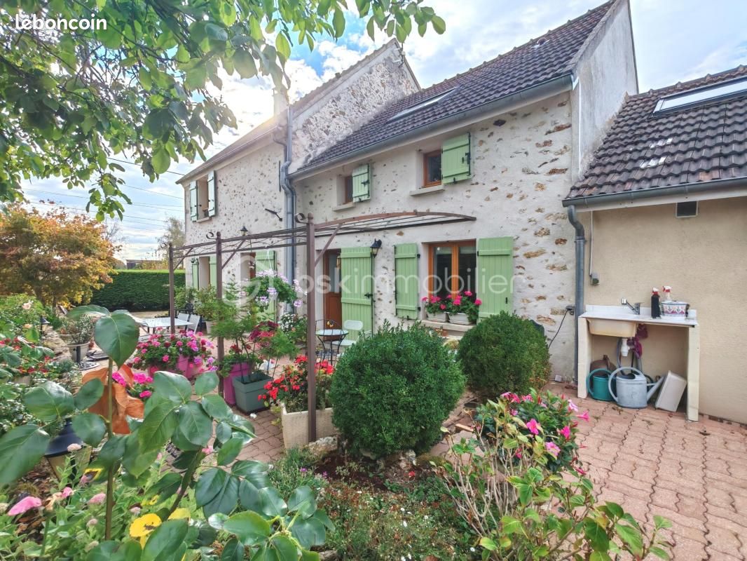 Maison 6 pièces 155 m² · à Saint-Denis-lès-Rebais · 155 m² · 329 000 €