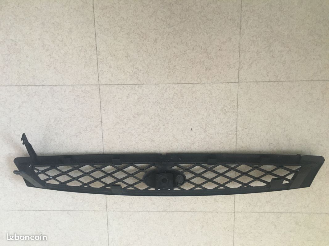 Calandre Ford Focus 1 (image 1)