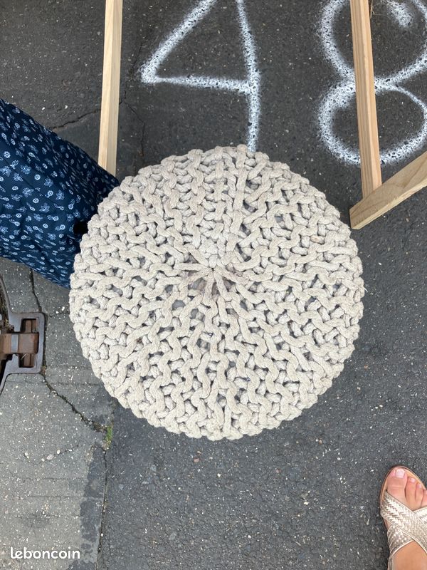 Pouf en tricot (image 2)