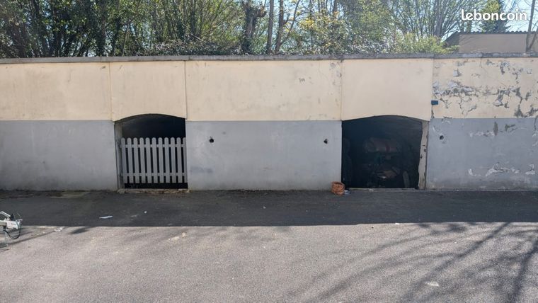 Grande cave à louer