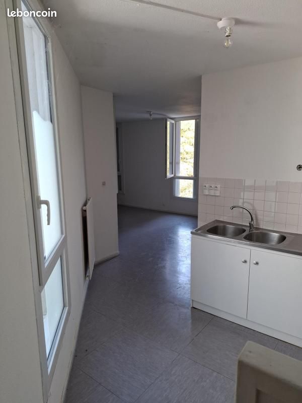 Appartement 3 pièces 69 m² · à Saint-Martin-d'Hères · 69 m² · 493 €/mois