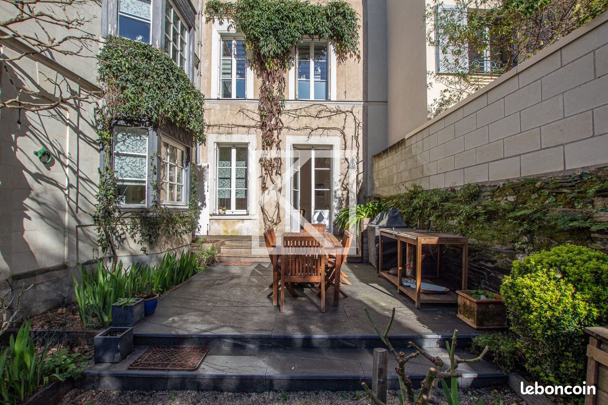 Maison 7 pièces 213 m² · à Angers · 213 m² · 995 000 €