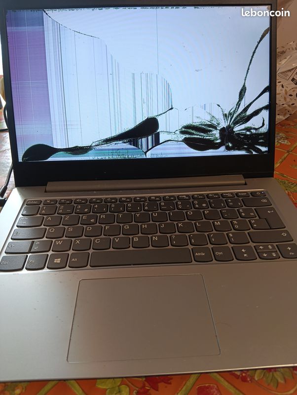 Ordinateur portable Lenovo écran a réparer (image 1)