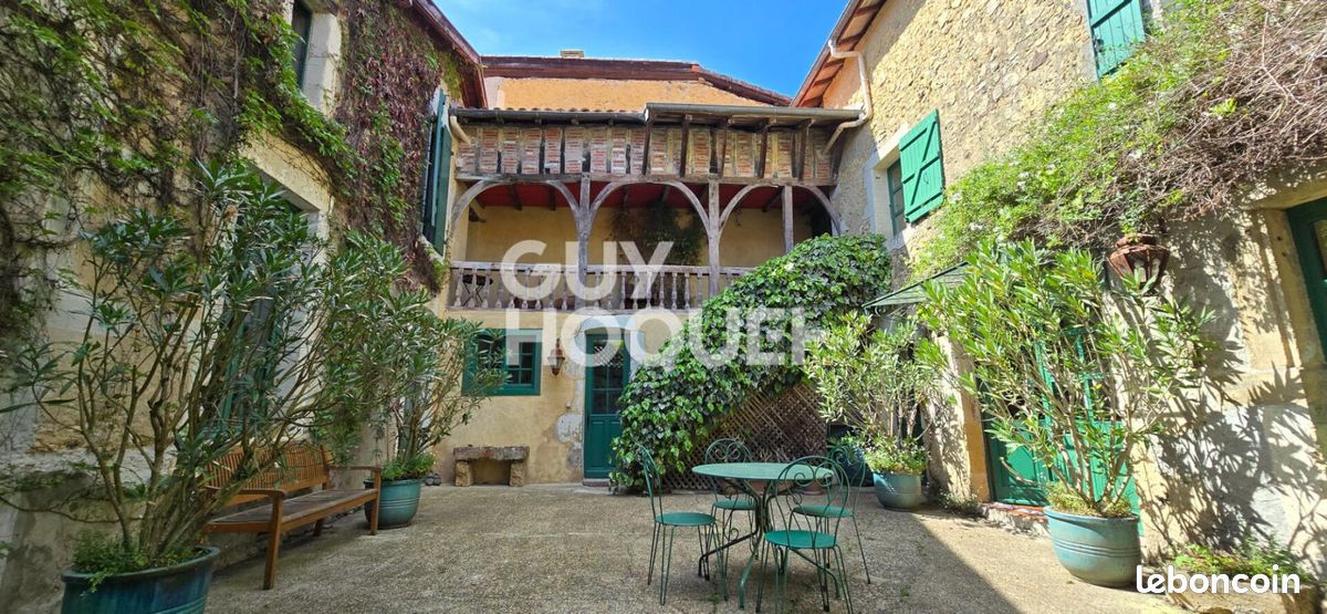 Maison 12 pièces 350 m² · à Dax · 350 m² · 495 000 €