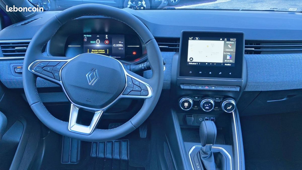 RENAULT CLIO techno full hybrid E-Tech 145 ch - 24 (image 3)