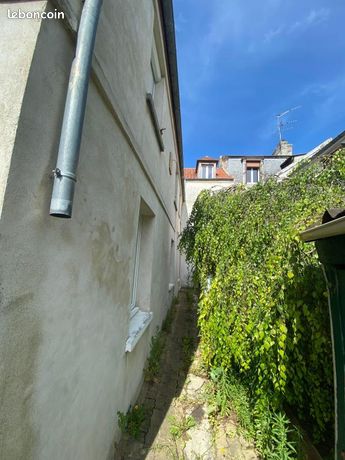 https://img.leboncoin.fr/api/v1/lbcpb1/images/52/b9/8e/52b98e50e4cb2ccd88826bc9f1554863a4927163.jpg?rule=ad-image