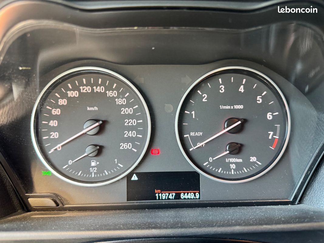 BMW SERIE 1 120I DKG 177 CH PHASE II - URBAN CHIC - VOLANT SPORT - JA 18 - FEUX TEINTÉS - ECHAPPEMENT SPORt (image 13)