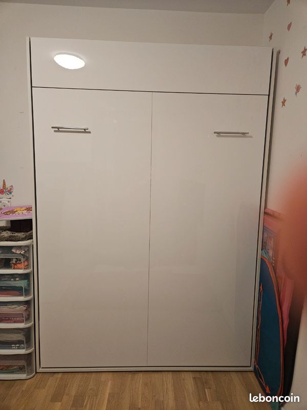 Lit escamotable (image 1)