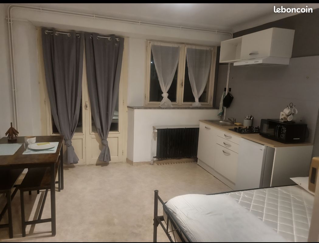 Studio meublé et équipé (image 3)