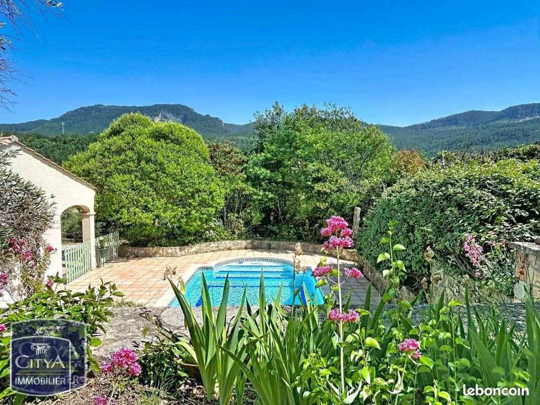 Maison 5 pièces 145 m² · à Saint-Étienne-de-Gourgas · 145 m² · 398 000 €