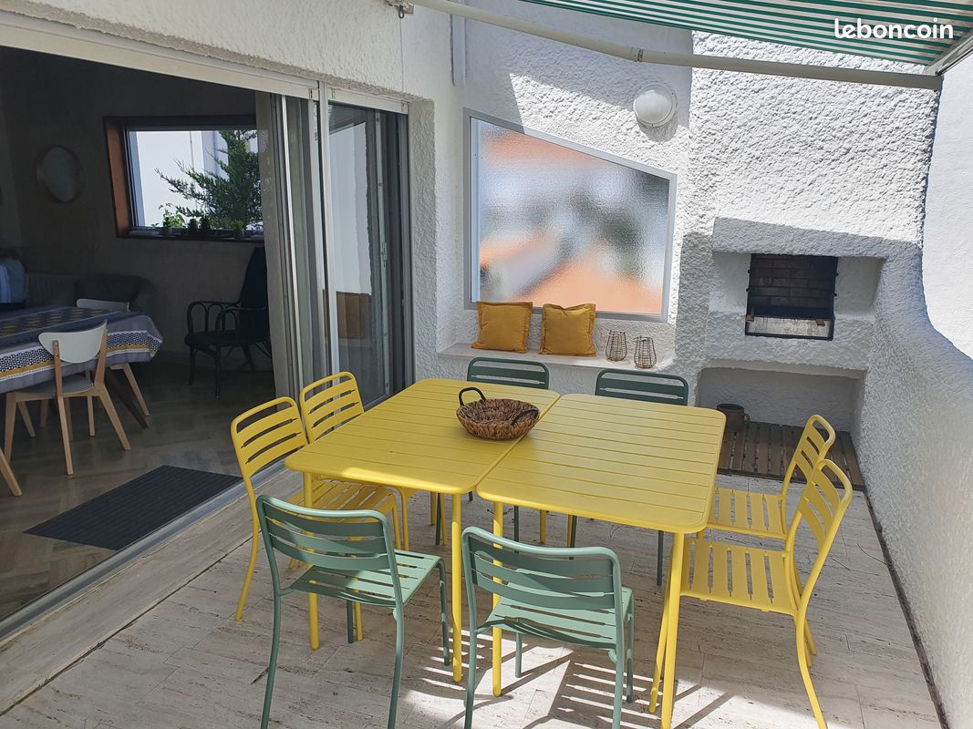 VILLA LES SANTOLINES - PARC CLEMENCEAU- 2 min de la plage- sous les pins - 6/8 pers - 3 chambres (image 2)