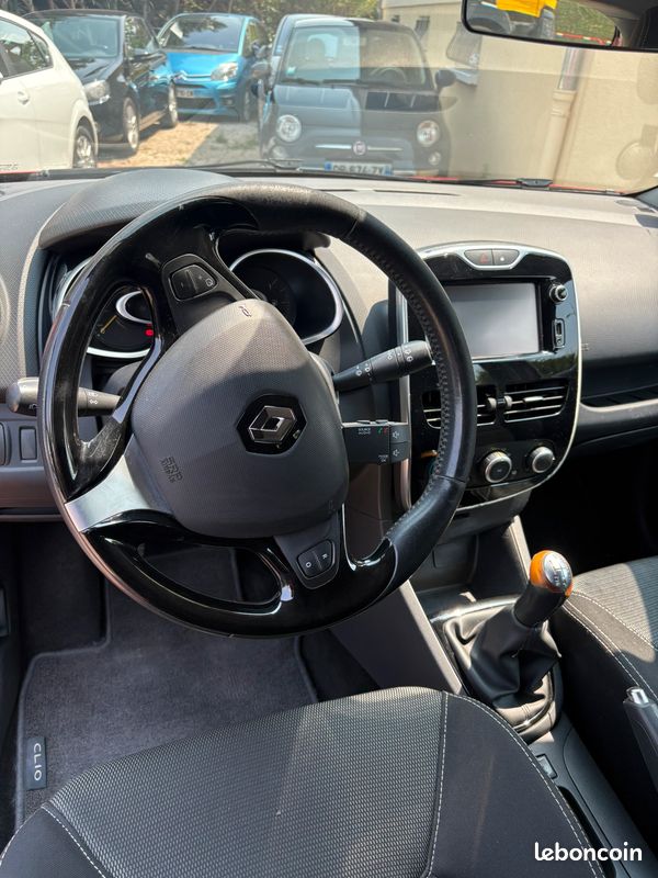 • RENAULT Clio IV TCe 90 Energy eco2 Zen Start/Stop Garantie 12 mois DISTRIBUTION A CHAÎNE (image 5)