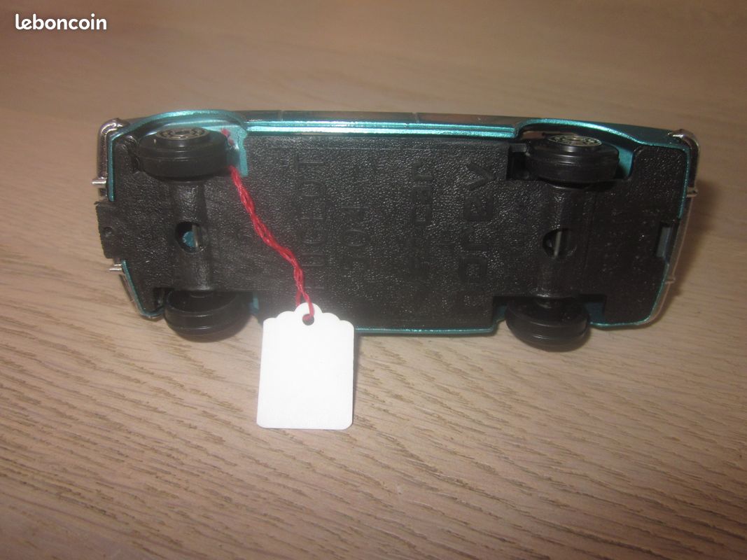 Pilen Peugeot 404/504? – Miniature Collection – Marque Non Identifiée (Dinky, Norev, Tekno…) – Occasion