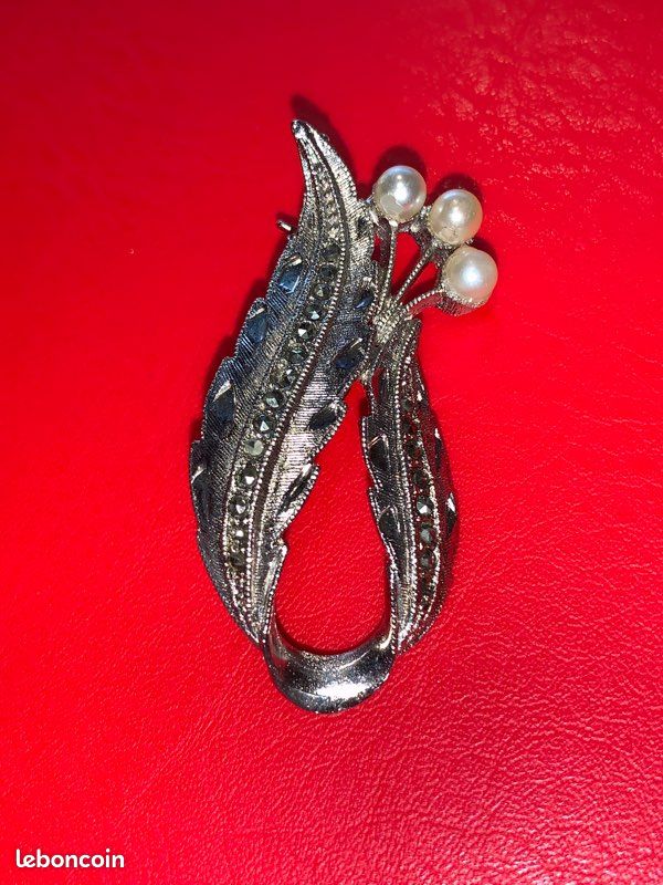 Broche Vintage Feuille – Métal Doré, Très Bon état, Décoration Rétro