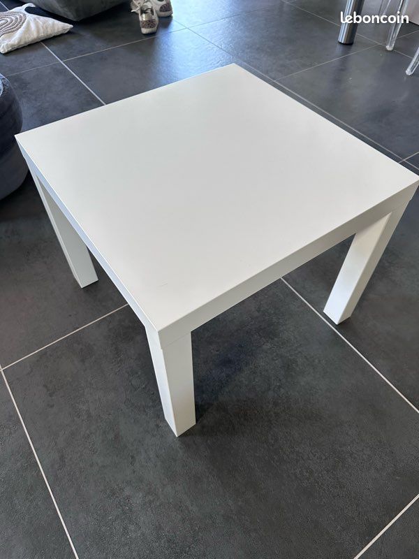 Table lack blanche 55x55 (image 1)
