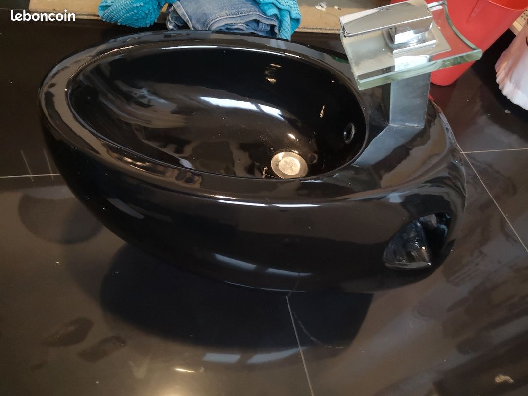 Bidet + toilette noire (image 3)