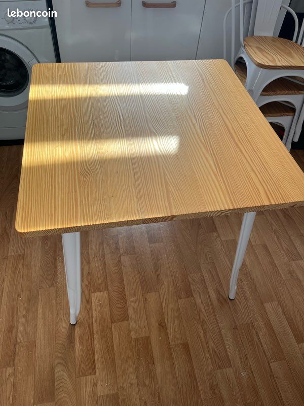 Table et chaises (image 1)