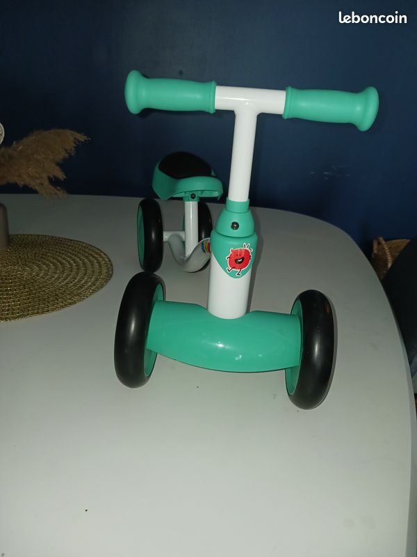 Draisienne à 4 roues (image 3)