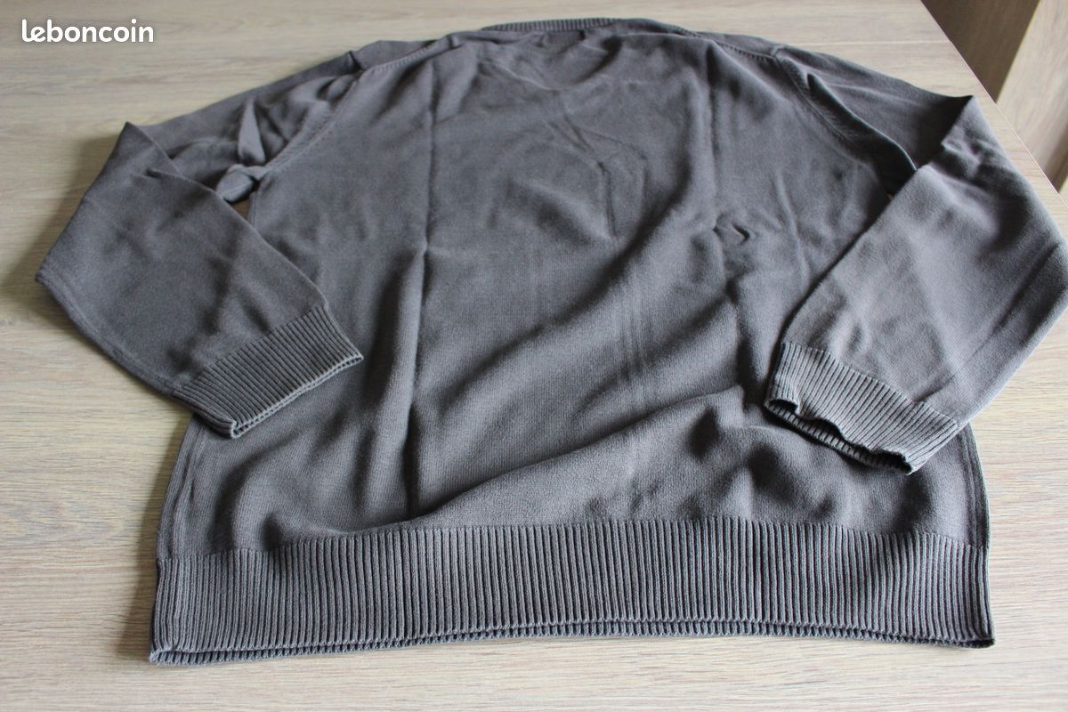 Pull col en V manches longues gris foncé L Esprit (image 4)