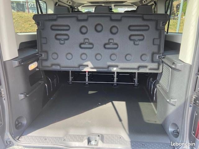 Renault traffic 2.0 170 cv bva 9 places rallonge red 2026 (image 23)