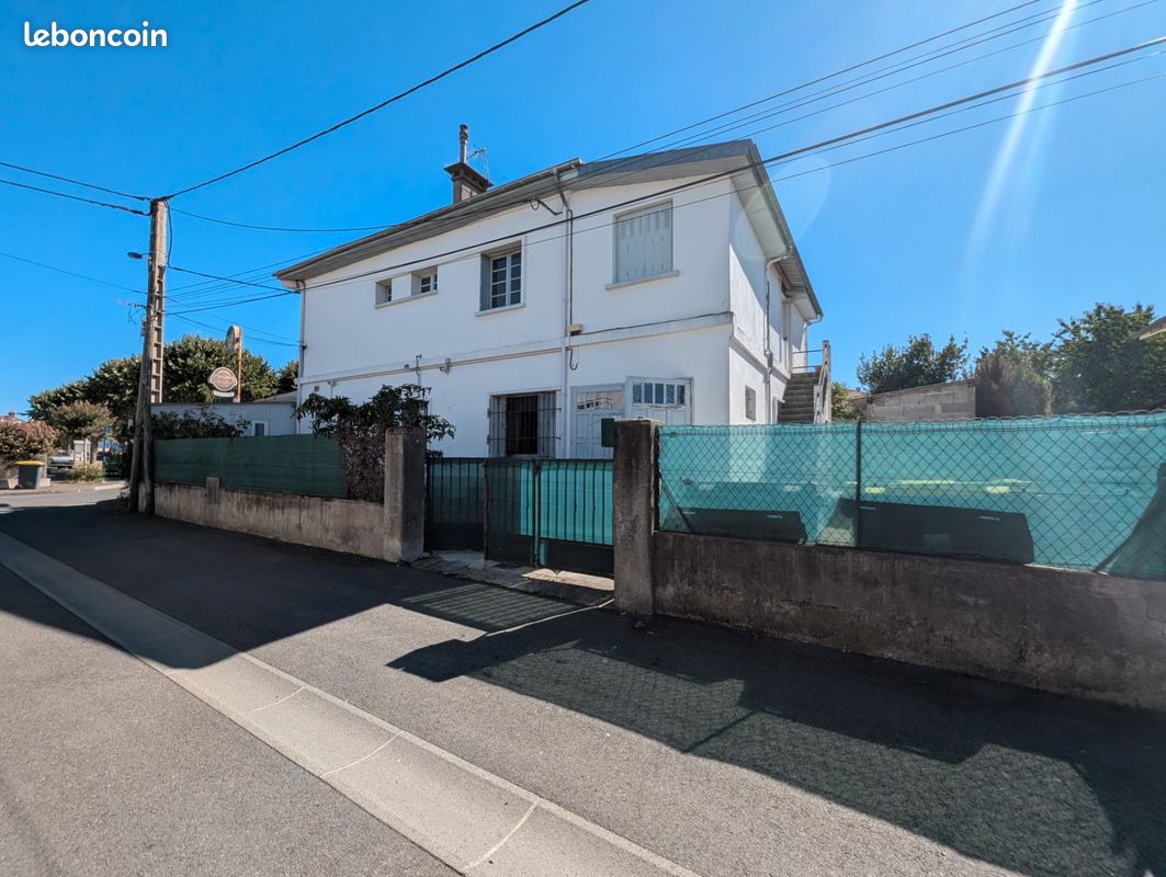 Immeuble 10 pièces 250 m² · à Aureilhan · 250 m² · 129 000 €