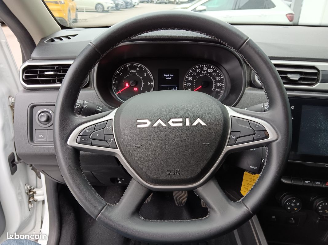 DACIA Duster ECO-G 100 4x2 Extreme (image 13)