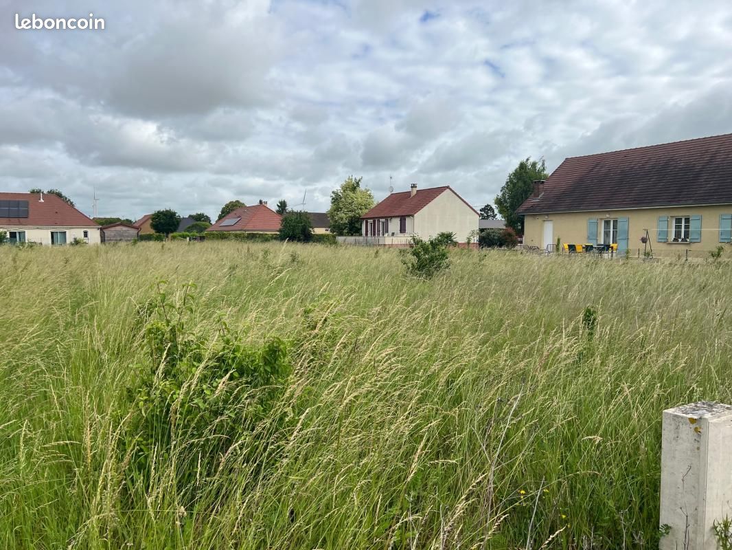 Terrain 1 700 m² Les Grandes Chapelles · aux Grandes-Chapelles · 45 000 €