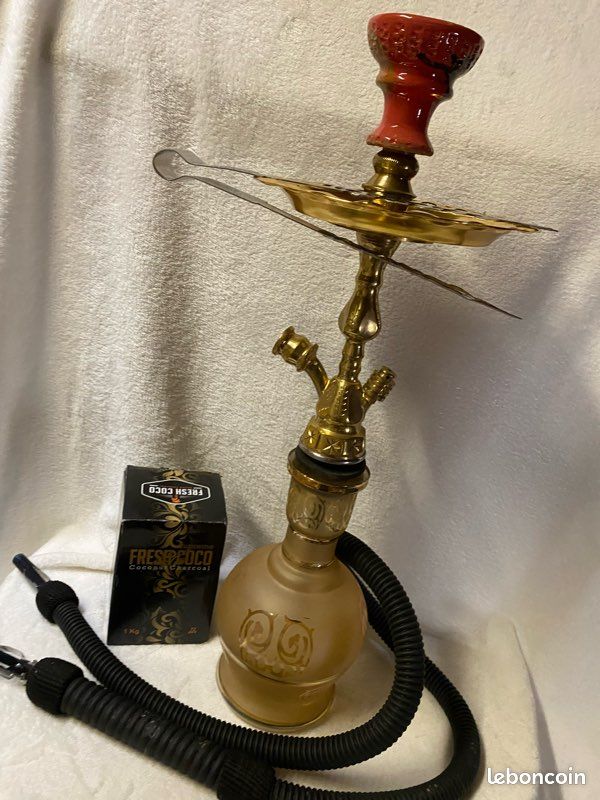 Grand narguilé/chicha/hookah traditionnel doré avec accessoires (image 1)