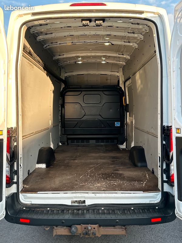 Ford Transit L3H2 2.2 TDCI 155CH - 1ère Main - Suivi Complet chez FORD - ATTELAGE - Clim - Caméra de Recul (image 13)