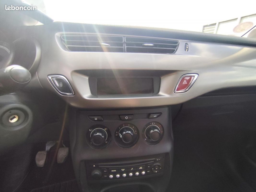 CITROEN C3 1.2 PureTech 12V - 82 2009 BERLINE Confort PHASE 2 (image 19)