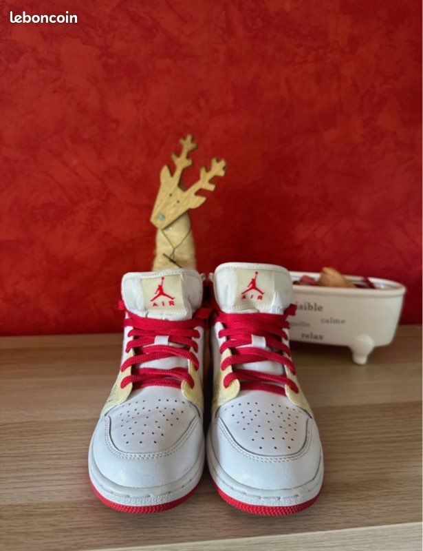 👟 Nike Jordan Édition Chicago taille 37.5 très bon état (image 2)