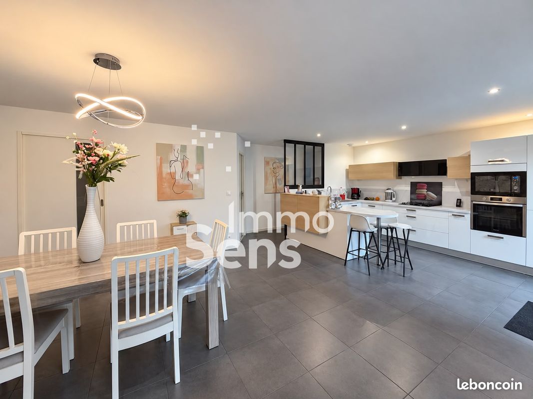 Maison 4 pièces 100 m² · à Tourcoing · 100 m² · 340 000 €